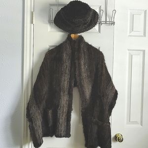 2 piece rare Faux Fur wrap with pockets and matching hat